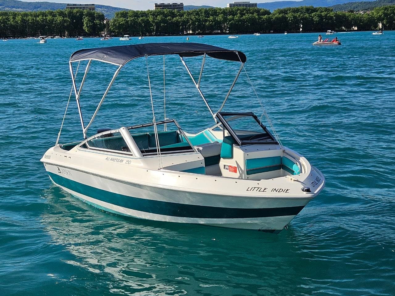 Location de bateau sans permis au Lac d'Annecy