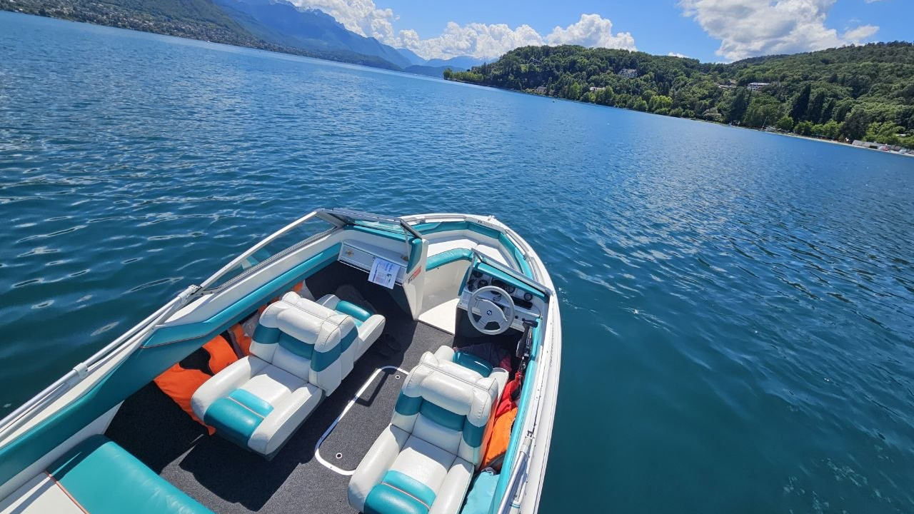 location-bateau-lac-annecy